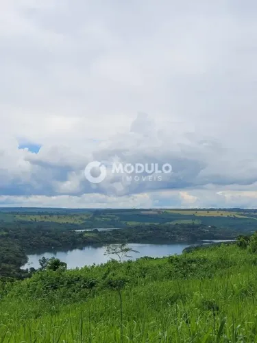 CHÁCARA à venda, 2 quartos, 6 vagas, Bairro Zona Rural - Uberlândia/MG