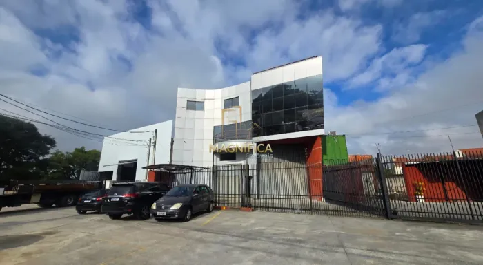 Galpão 2300m² com Doca e Escritórios Uberaba