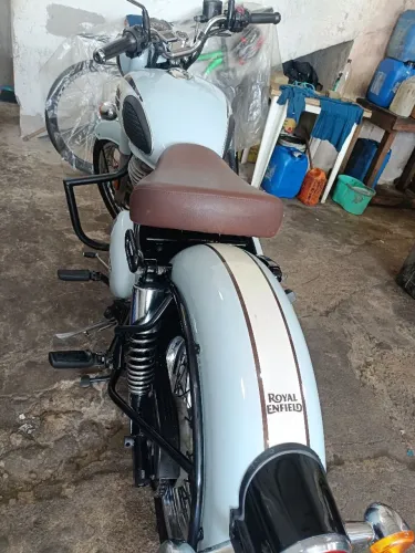 Vendo moto linda bem conservada