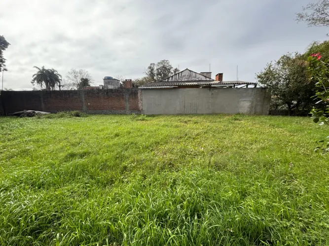 Terreno de esquina à venda no Laranjal, Pelotas - 480 m², parte alta, pronto para construi