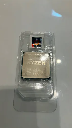 AMD RYZEN 7 3700x