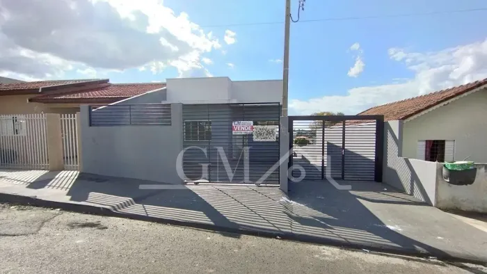 Casa para venda tem 220 metros quadrados com 2 quartos em Centro - Ibaiti - Paraná
