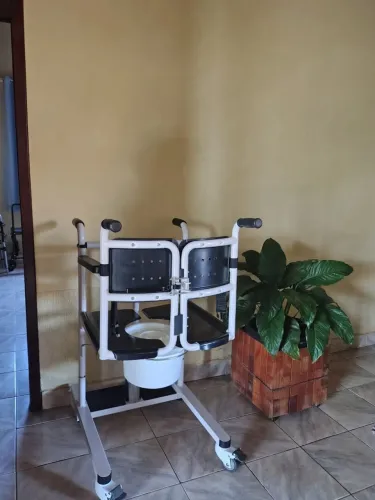 CADEIRA DE BANHO PARA IDOSO