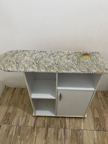 Armário e tábua de passar