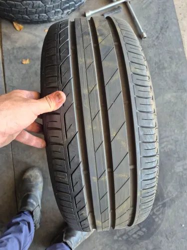 Um pneu 215/50/17 semi-novo da Bridgestone (250 em 2× no ct