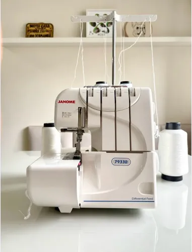 Overlock e ultralock Janome 7933D