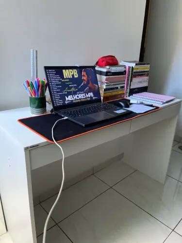 ESCRIVANINHA = MESINHA DE ESTUDO