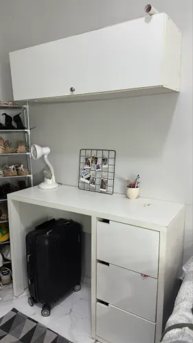 ESCRIVANINHA MAIS ESTANTE SUPERIOR
