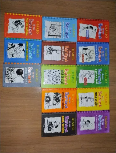 Livros diário de um banana, do primeiro até o 12, e o 14