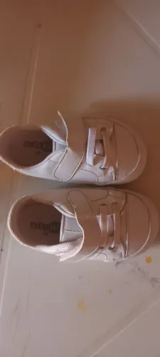 Sapatinho branco menino numero 19