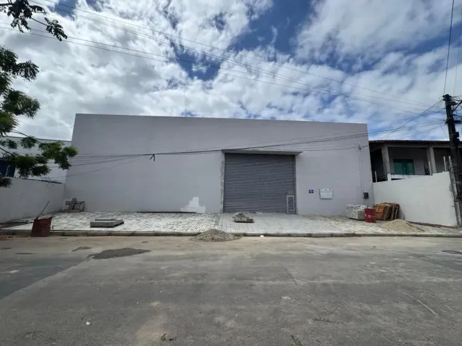 Galpão NOVO para Alugar  550 m²  Centro do Eusébio