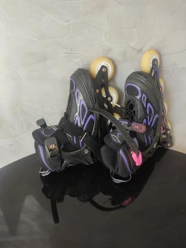 Patins Roller In Line Abec7 com LED Semi Profissional Ajustável 37-40 