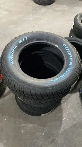Pneu Cooper Cobra 235/60/15 letra branca para opala e maverick