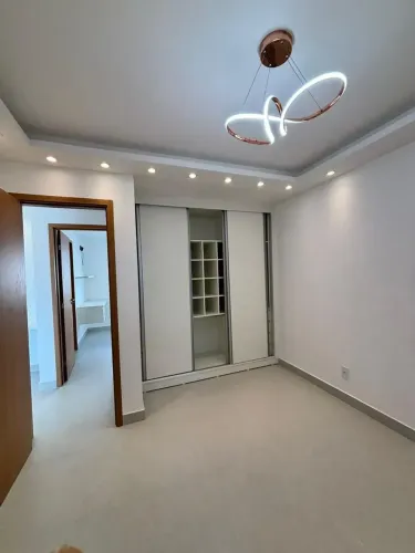 Lindo apartamento 2/4 para locação em Buraquinho - Foz do Joanes