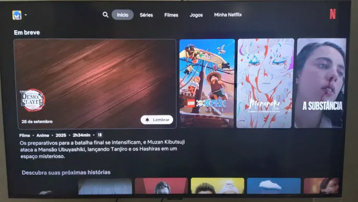 Smart TV Samsung CU7700 43" Crystal UHD - Acompanha Pés de Apoio Originais