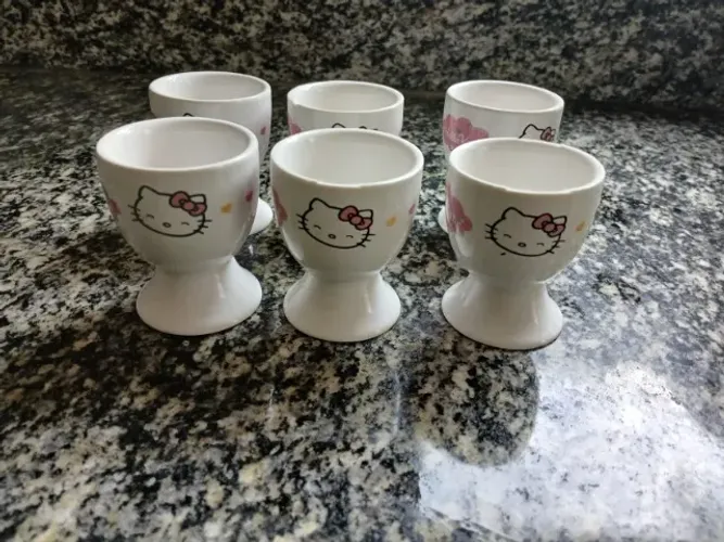 Porcelana Salvat Hello Kitty 6 porta ovos. Raros