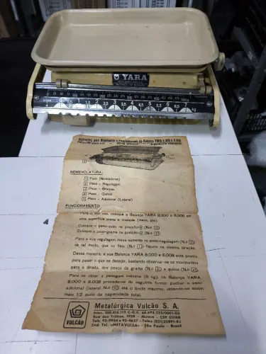 Balança antiga com manual