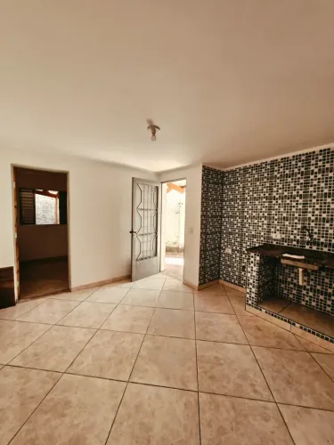 Casa para locação no Parque Monte Alegre.