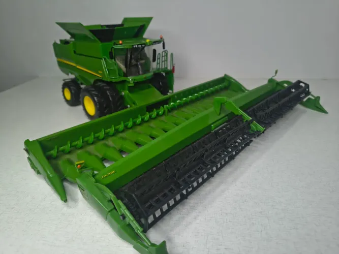 Miniatura John Deere Colheitadeira S690