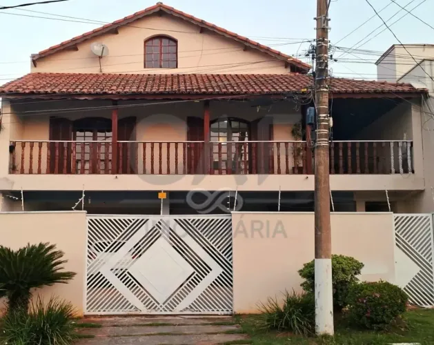 Casa com 3 dormitórios à venda, 335 m² por R$ 690.000,00 - Jardim Alzira - Pedreira/SP