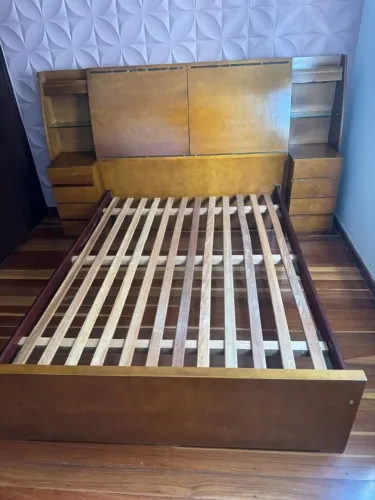 CAMA DE CASAL EM MADEIRA IMBUIA