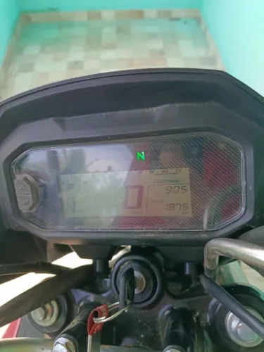 Moto nova, poucas km rodada 