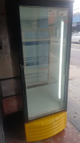 Geladeira expositora