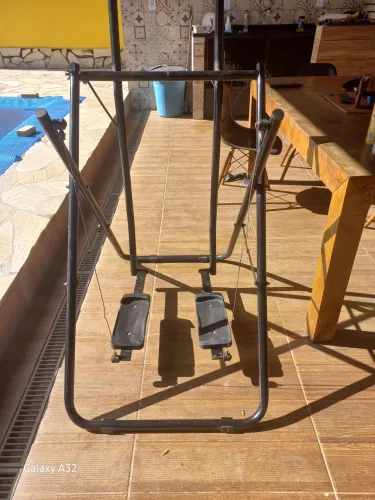 Vendo aparelho de simulador de caminhada em perfeito estado valor 200,00