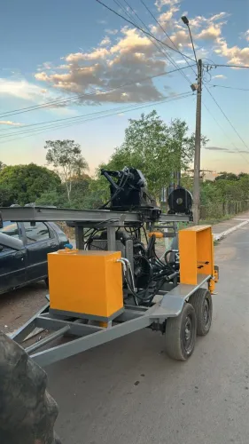 Perfuratriz roto pneumática para 80 m motor 4 cilindros