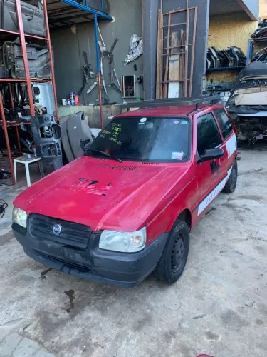 Sucata Fiat uno 2006 para retirada de peças