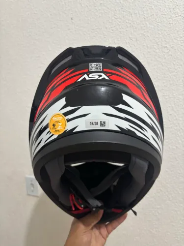 Capacete pouco usado n 58