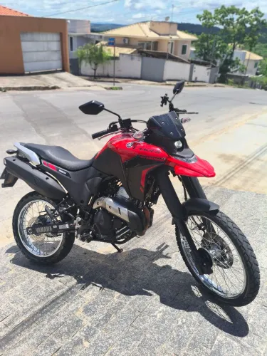 Yamaha XTZ 250 Lander 2025 - 4.946 km - Garantia de fábrica