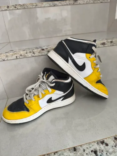 Tênis Air Jordan número 35 infantil
