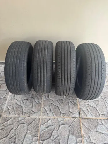 ? KIT COM 4 PNEUS - 2 ROADCRUZA + 2 DURATURN  ? R$ 700,00 no conjunto com os 4 pneus
