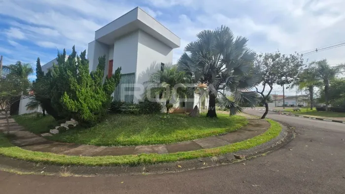 Casa à Venda no Condomínio Residencial Village São Carlos II - Conforto e Segurança em São