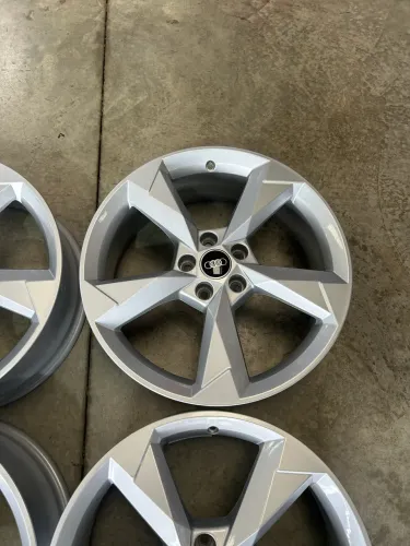 Roda Audi Q-3 Original prata 