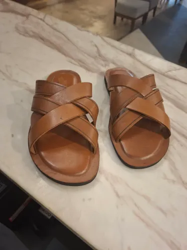 Chinelo em Couro (37 e 38) Ultimos Pares