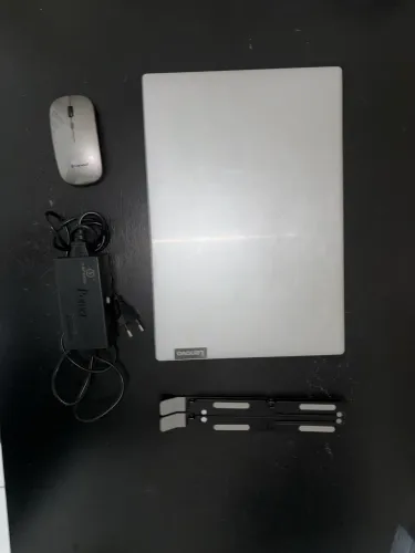 Notebook Lenovo em excelente estado de conservação + SSD