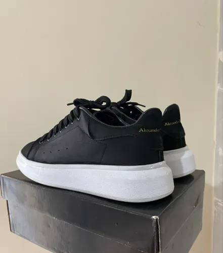 Tênis Alexander Mcqueen Preto