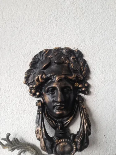 Aldrava de ferro fundido