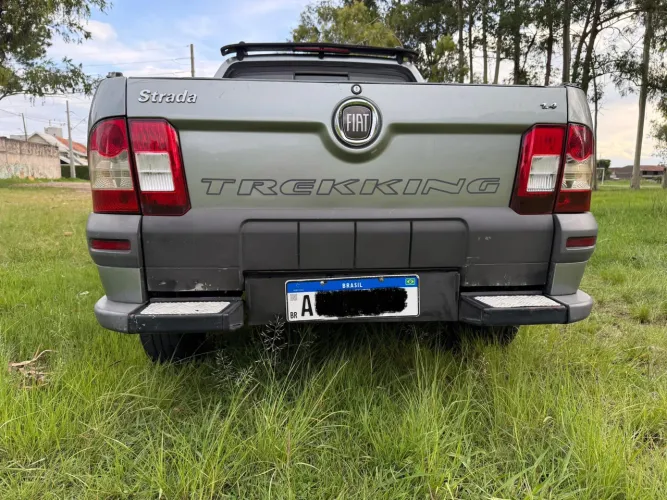 Fiat Strada Trekking 1.4 MPI Fire Flex 8V CE 2012