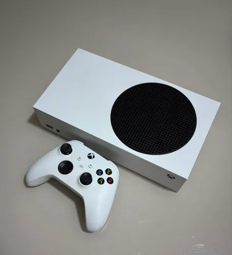 Xbox series S - 512Gb *POUQUISSIMO USO*