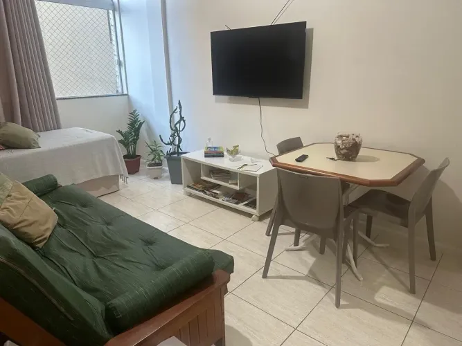 QUARTO E SALA MOBILIADO NO EDIFÍCIO VIA ÁUREA NA BARRA