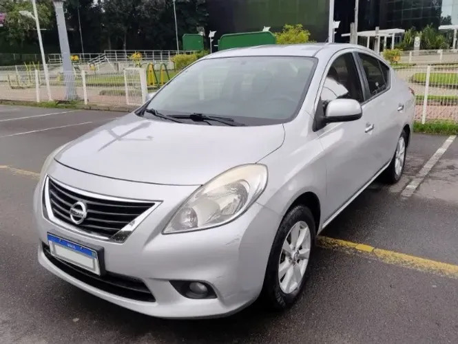 Nissan Versa SL 1.6 16V Flex Fuel 4P Mec. 2013