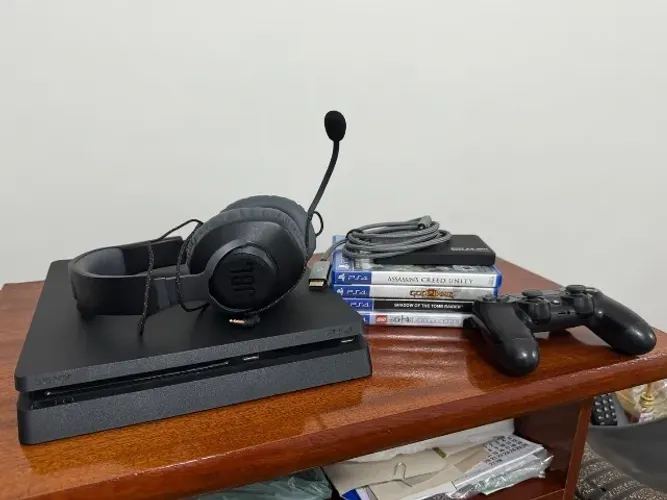 Playstation 4 Slim 960 SSD + 1 TB externo + Jogos e acessórios