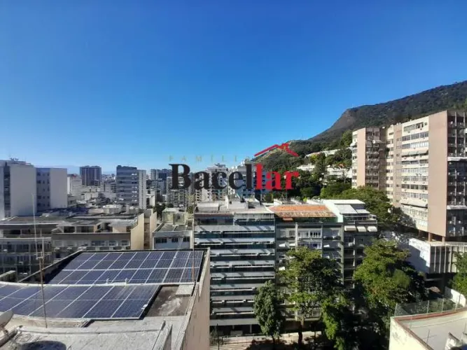 Apartamento : / Residencial / Tijuca