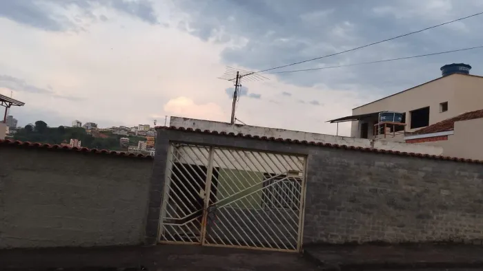 Casa a venda perto do clube dom Pedro ii