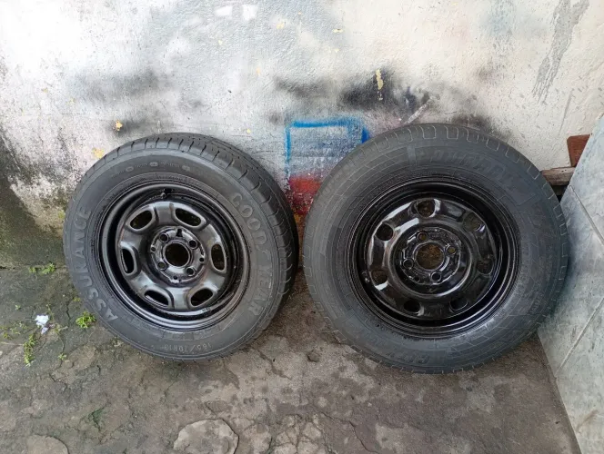 Pneu aro 13