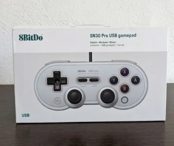 Controle 8BitDo SN30 Pro USB (Com Fio) - Novo na Caixa