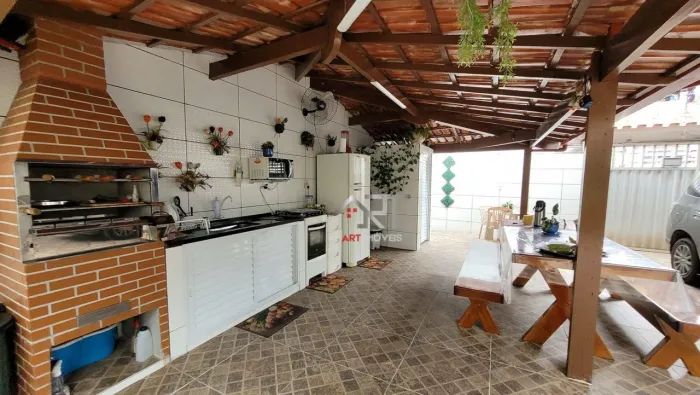 Casa com 3 dormitórios à venda, 250 m² por R$ 750.000,00 - Jardim Marilândia - Vila Velha/